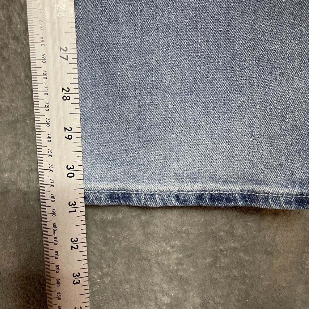 Hollister Women 90s Loose Curvy Ultra High Rise Dad Light Wash Denim Jean 3